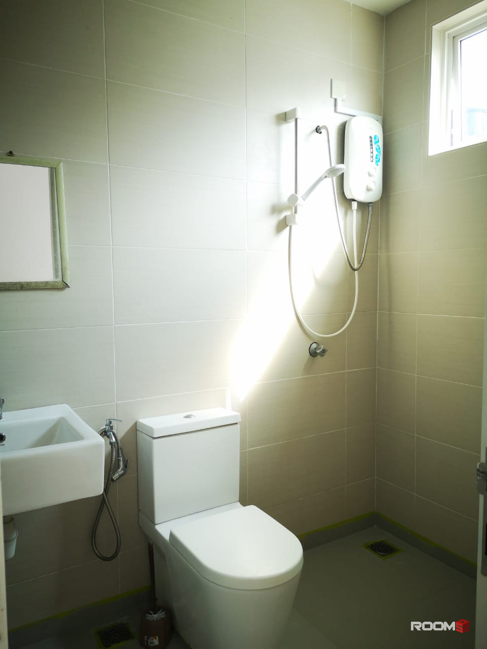 FREE AC, WiFI & Cleaning Service, Fully Furnished Single room for rent at Sendayan.