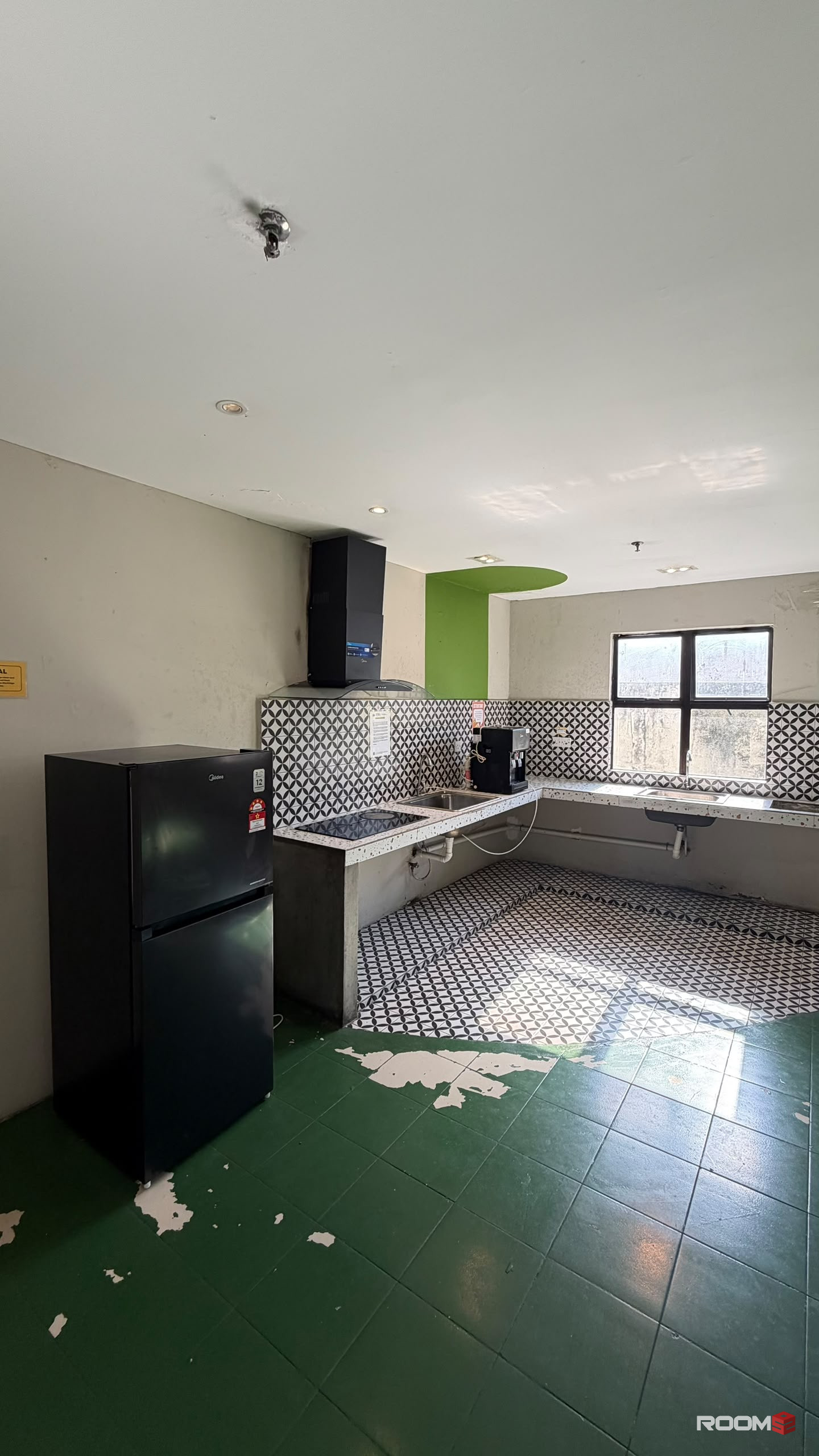 🏠 Room For Rent @ Puchong 📍 Nearby IOI Mall Puchong ✨ 🛏️ Cozy & Comfortable Room 🛒 Near Shops & Amenities 🚗