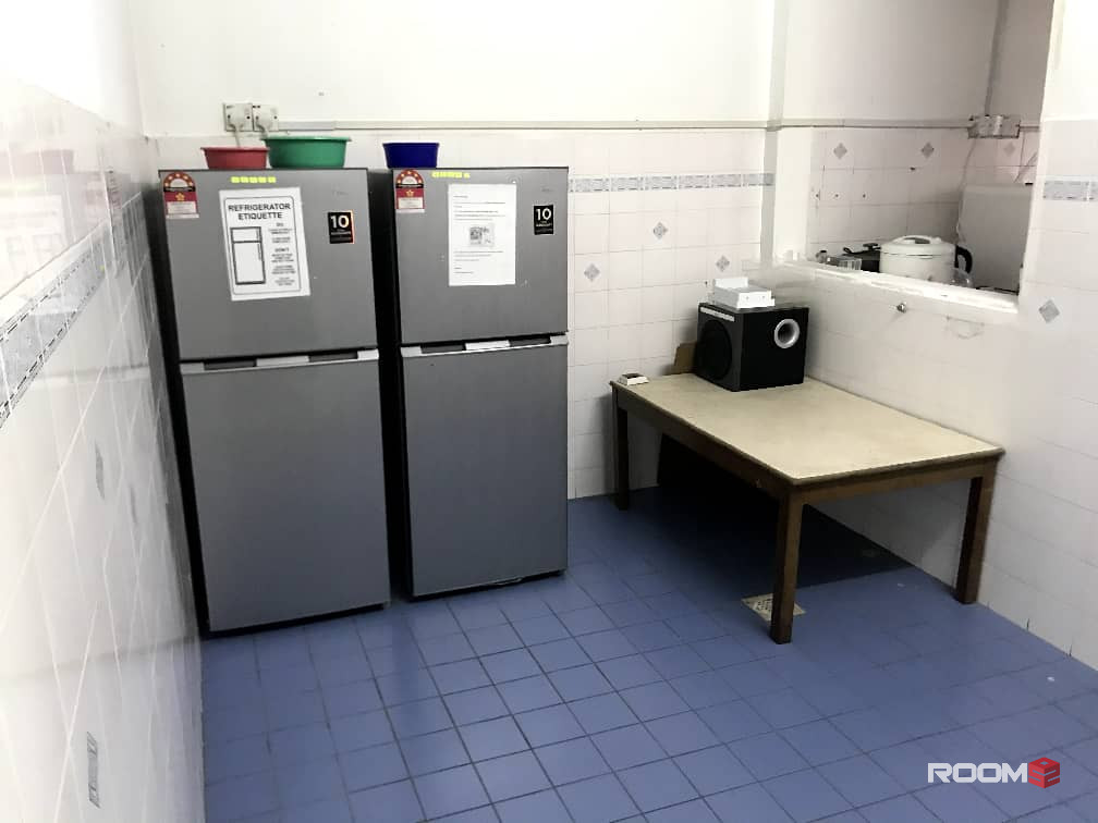 Middle Room @ USJ 1 near Taman Perindustrian USJ 1