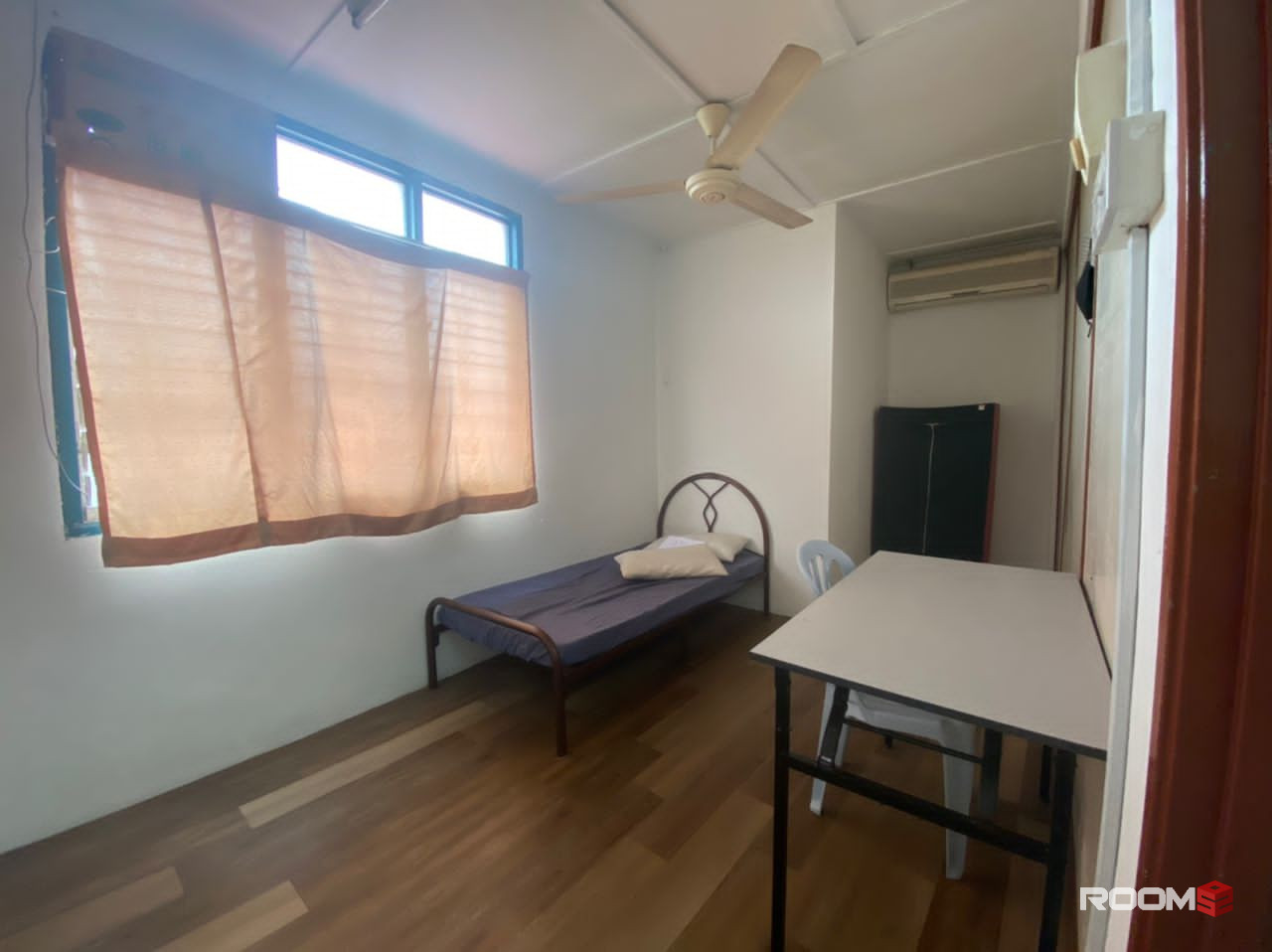 Middle Room @ USJ 1 near Taman Perindustrian USJ 1