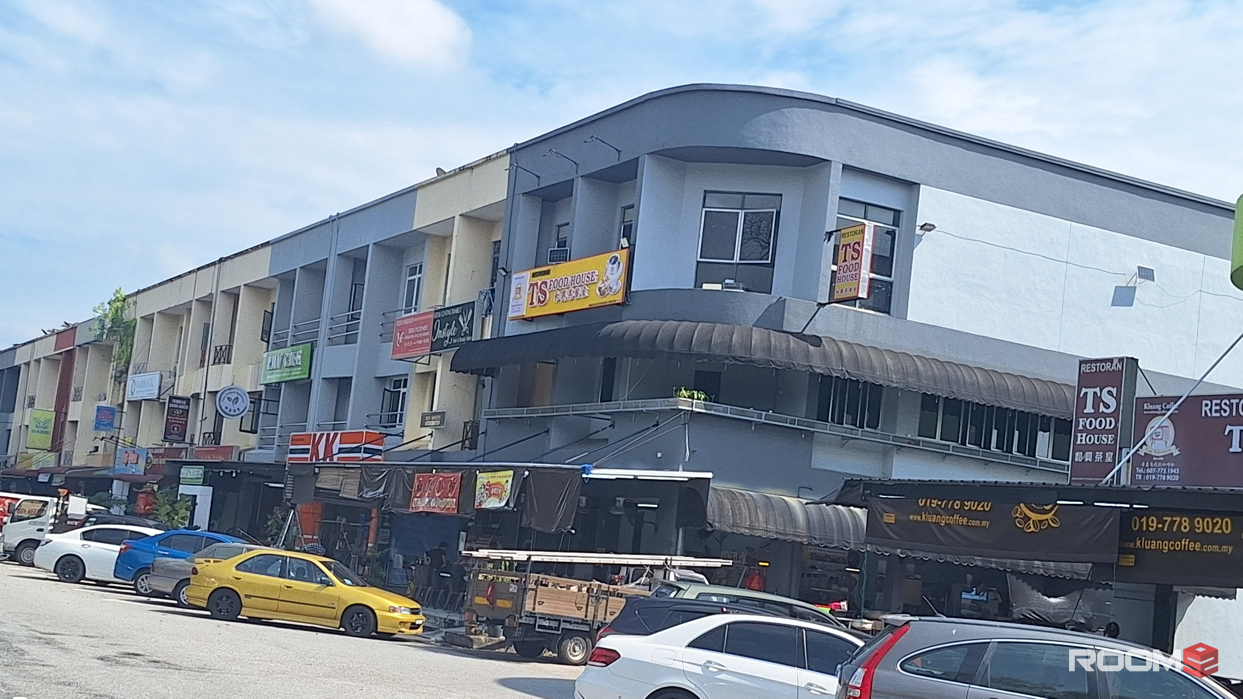 Single Room, Big Middle Rooms and Big Master Room For Rent at Permas Jaya Town Centre For Rent!!! RM 550