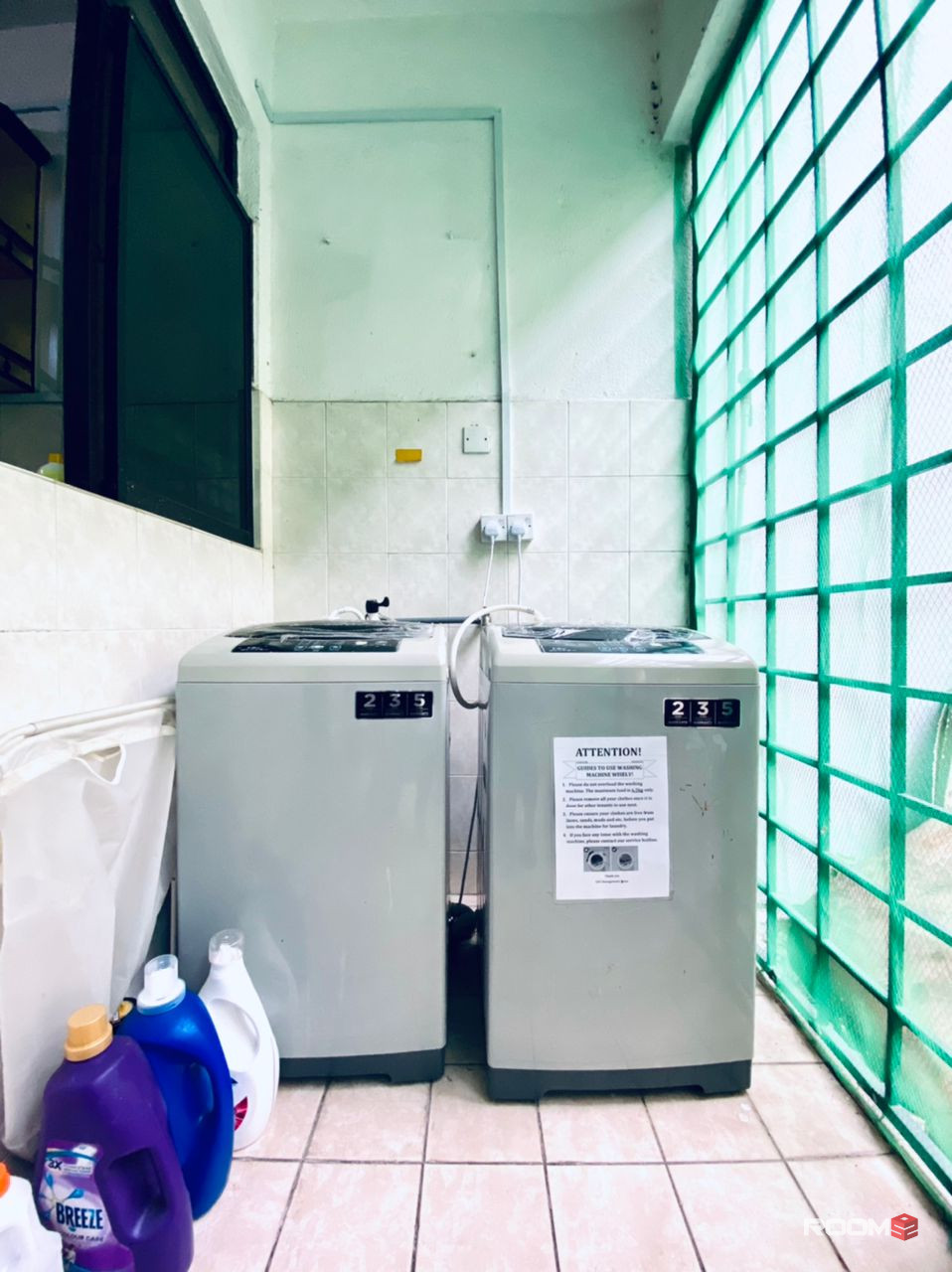 Kota Kemuning 100MBPS WIFI Budget Room for RENT !! Students and Officer is welcome