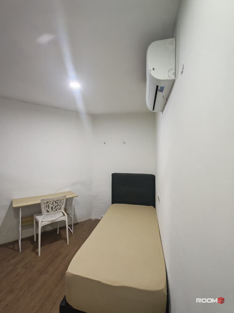 10 MINS WALK TO LRT KELANE JAYA (HOLMES@SS4)