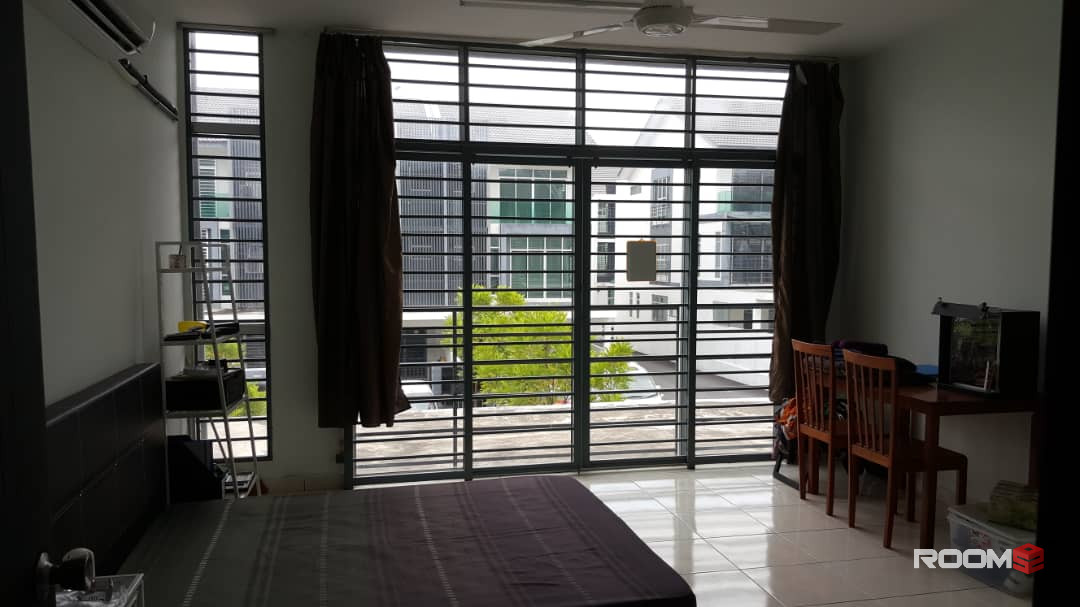 𝑴𝑨𝑺𝑻𝑬𝑹 𝑹𝑶𝑶𝑴 at Bangi (Female) KTM Bangi 🚊, BSP, Bangi Avenue 3, Bangi Lama/ Wonderland, U