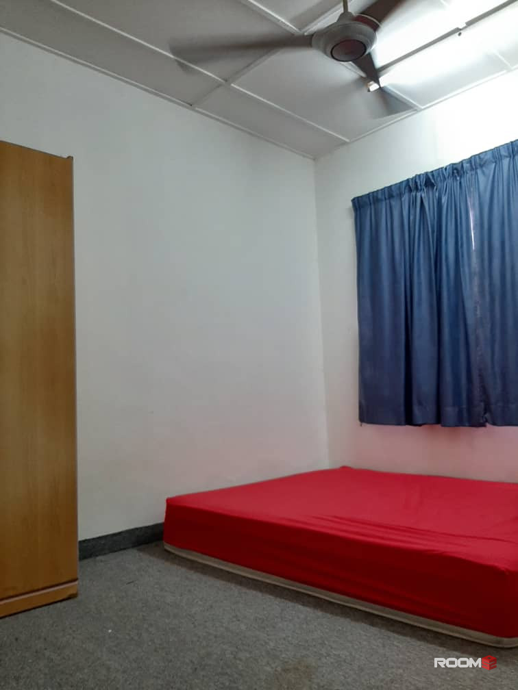 Middle Room at Bandar Puchong Utama [" 𝚂𝙰𝙻𝙴 𝙼𝙴𝚁𝙳𝙴𝙺𝙰 !! "] Bilik Sewa Puchong [1 Months Depo 💥] Puchong Utama