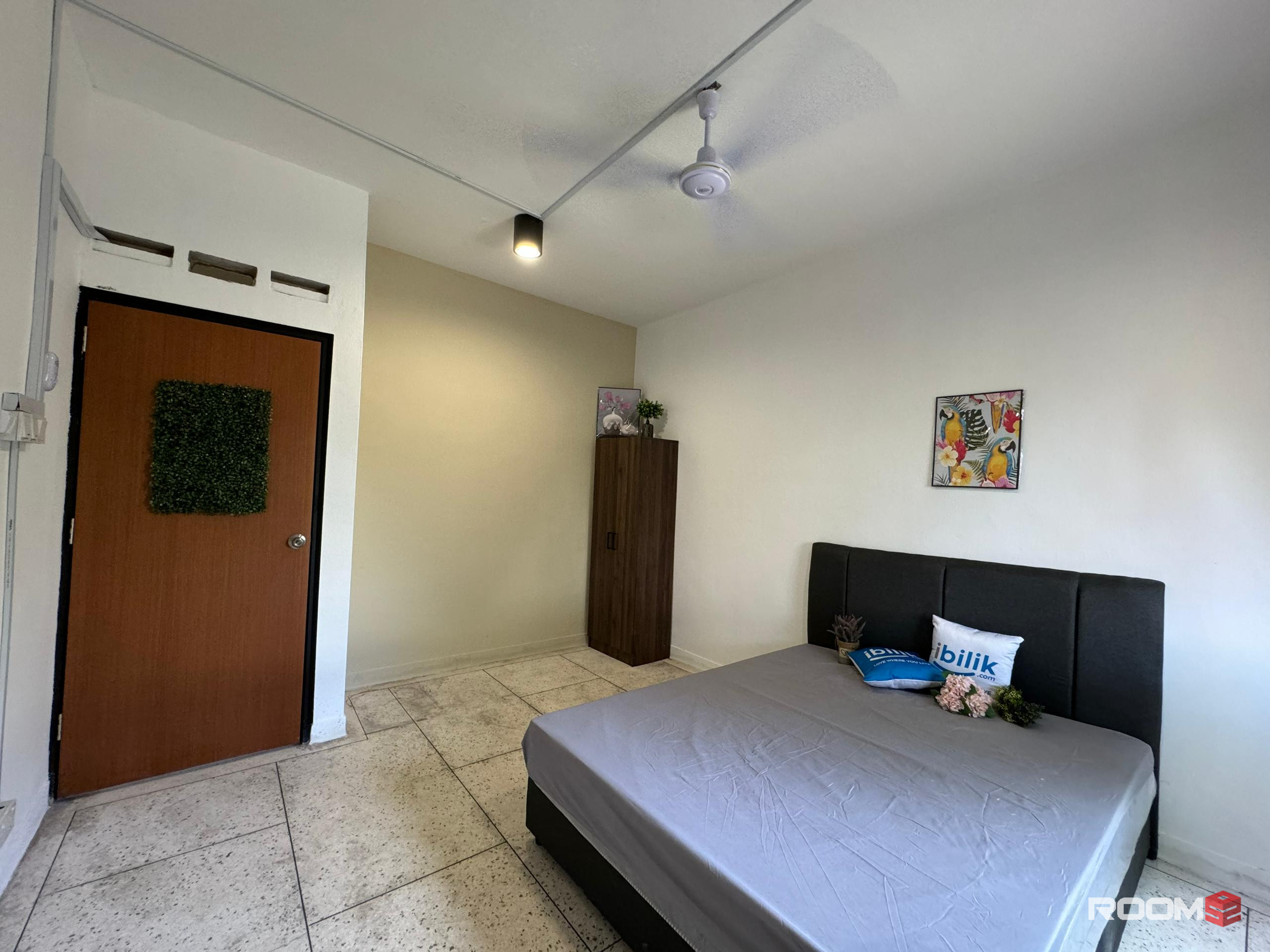 0% deposit , medium room at CIQ