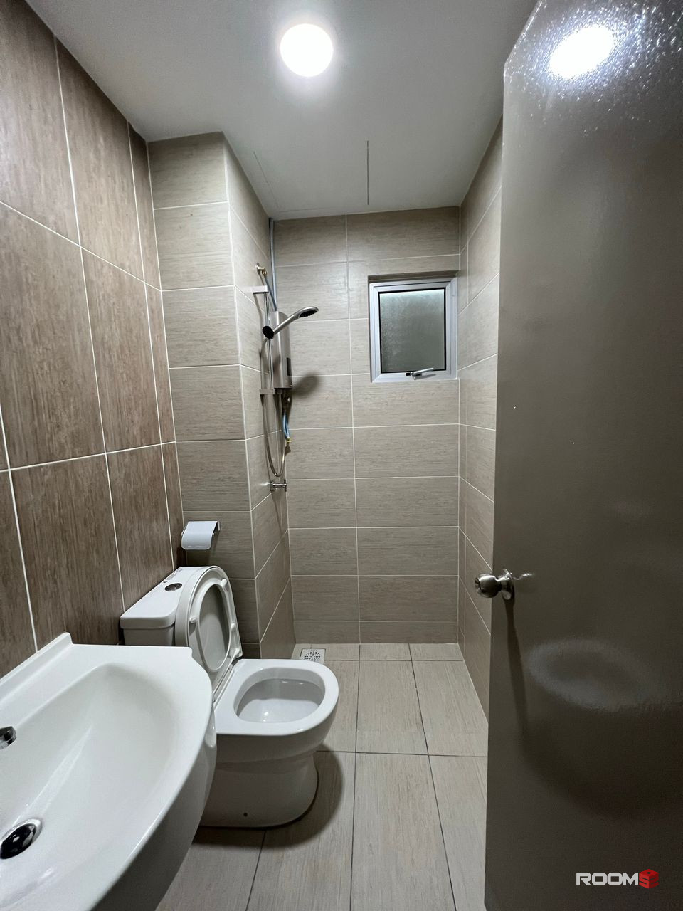 Big Medium Room, UTILITIES INCLUDED, Semarak, Splendor, 3mins to KLCC