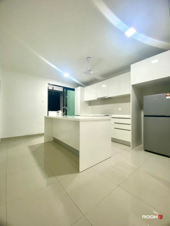 LOW DEPOSIT MASTER ROOM WITH PRIVATE BATHROOM NEWLY FRESH UNIT DONE RENO🔥🔥 i-Residence @ i-City SHAH ALAM
