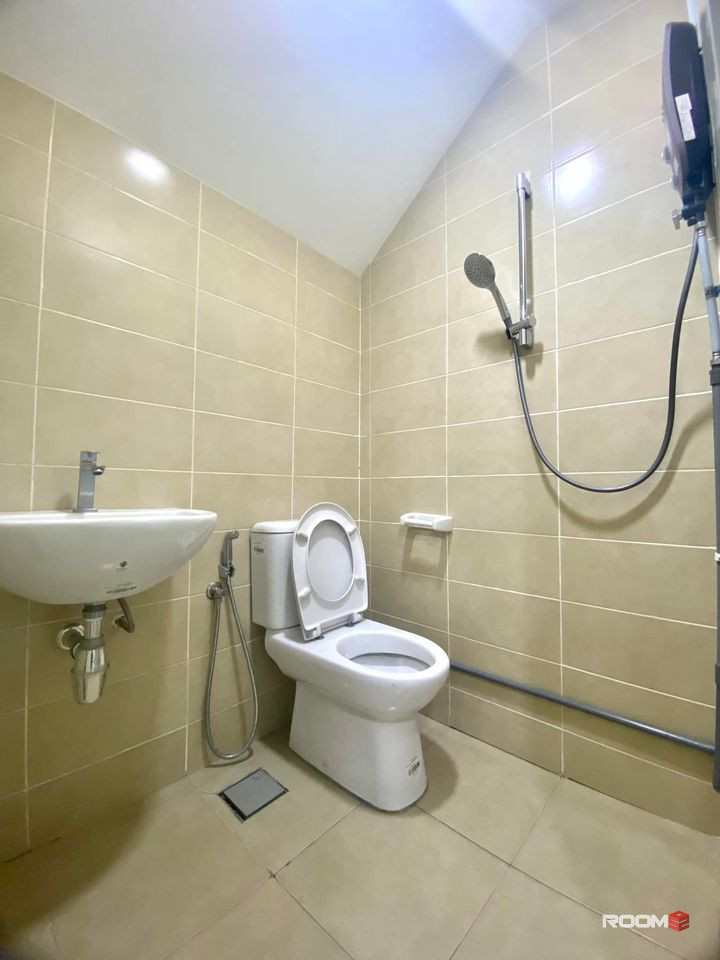 0 DEPOSIT MASTER ROOM AT I RESIDENCE GOLDEN TRIANGLE BESIDE MALL