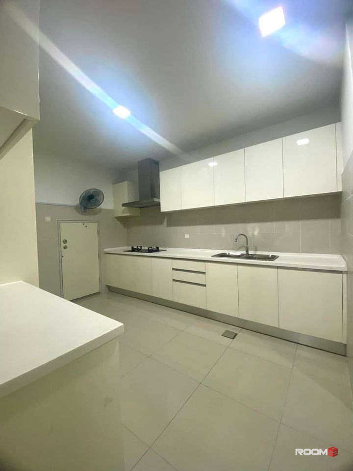 LOW DEPOSIT MASTER ROOM WITH PRIVATE BATHROOM NEWLY FRESH UNIT DONE RENO🔥🔥 i-Residence @ i-City SHAH ALAM