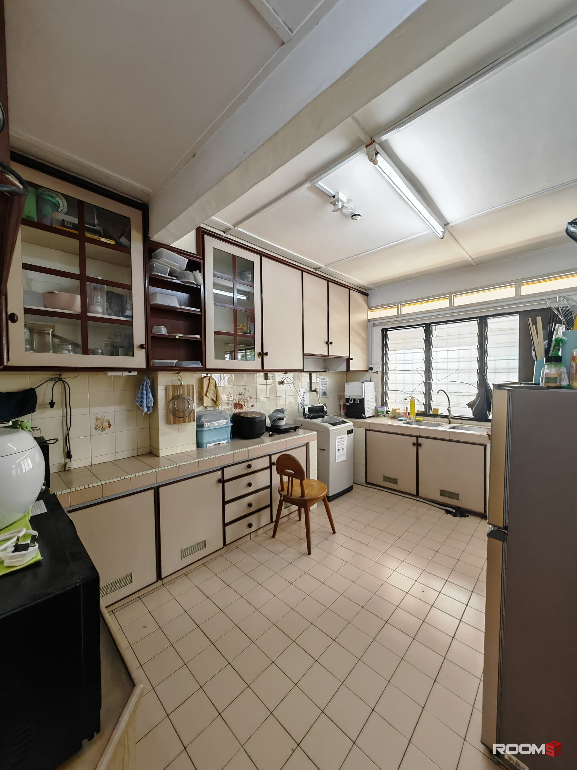 ss1 single room for rent , walking distance to lrt taman bahagia , Low deposit