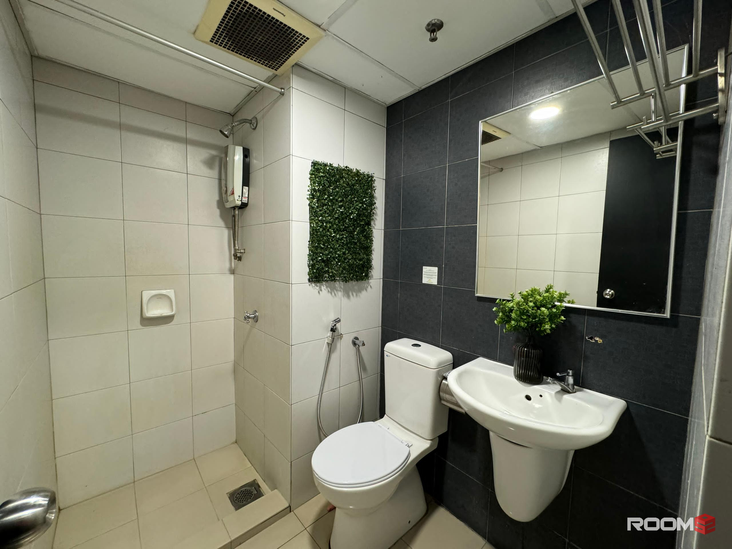 0 deposit and private master room