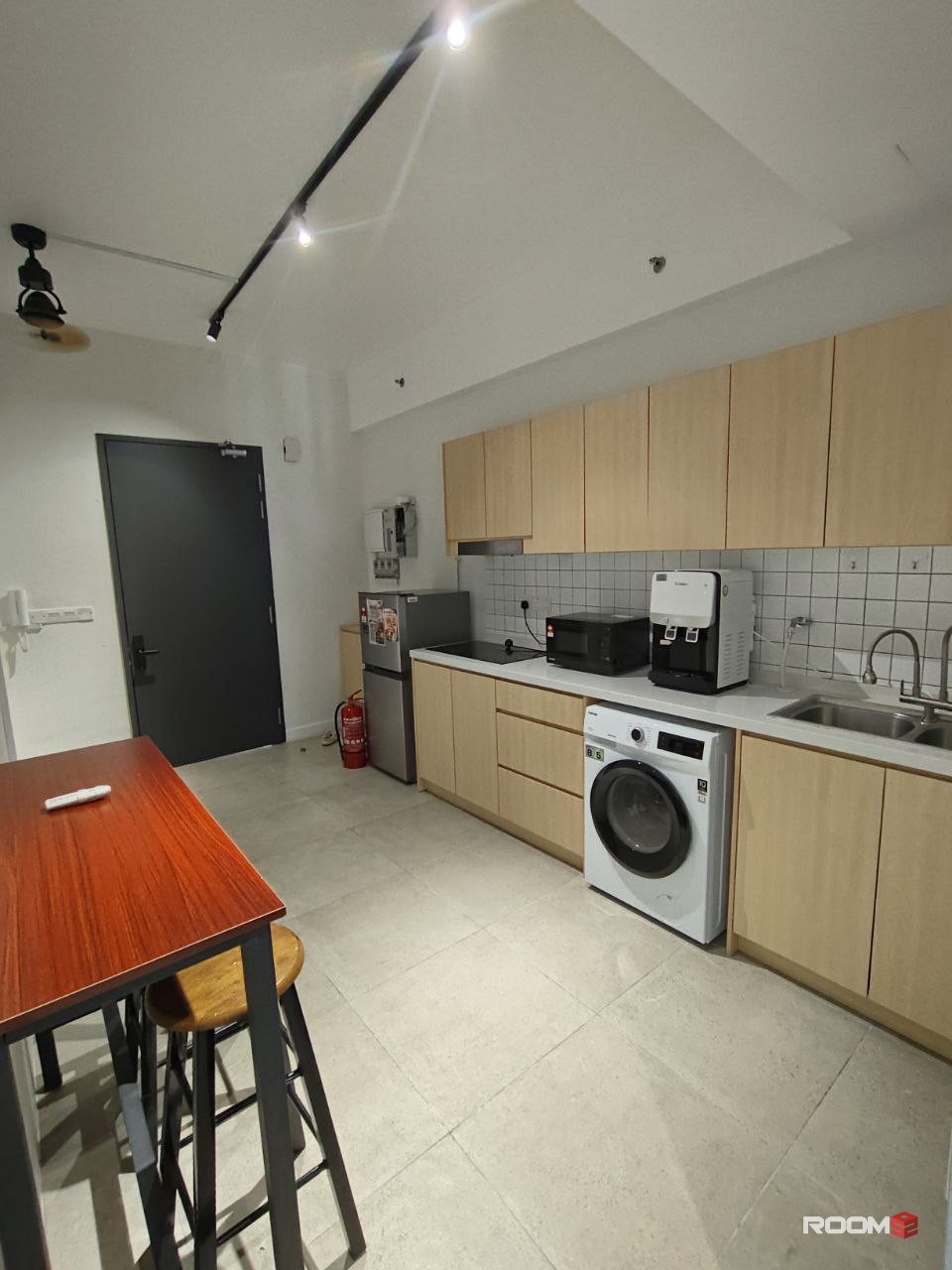 🏡 Room Rent @ Union Suites 🏡‼️ Middle Room ‼️🛋️ Fully Furnished 🛋️