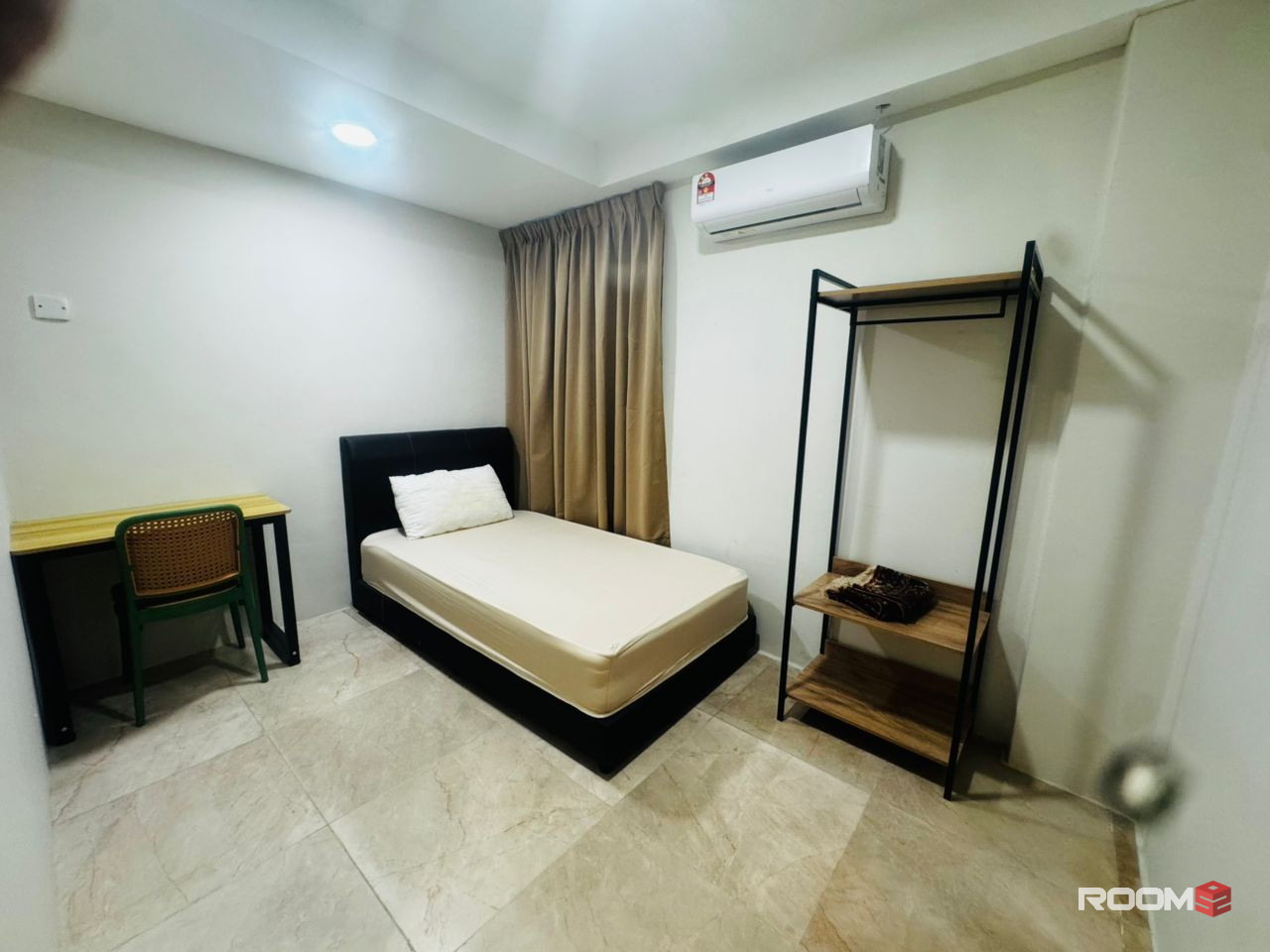 Cozy room in Mrt Sentul Barat🔥 Low Deposit as rm 300 Private Bathroom✅