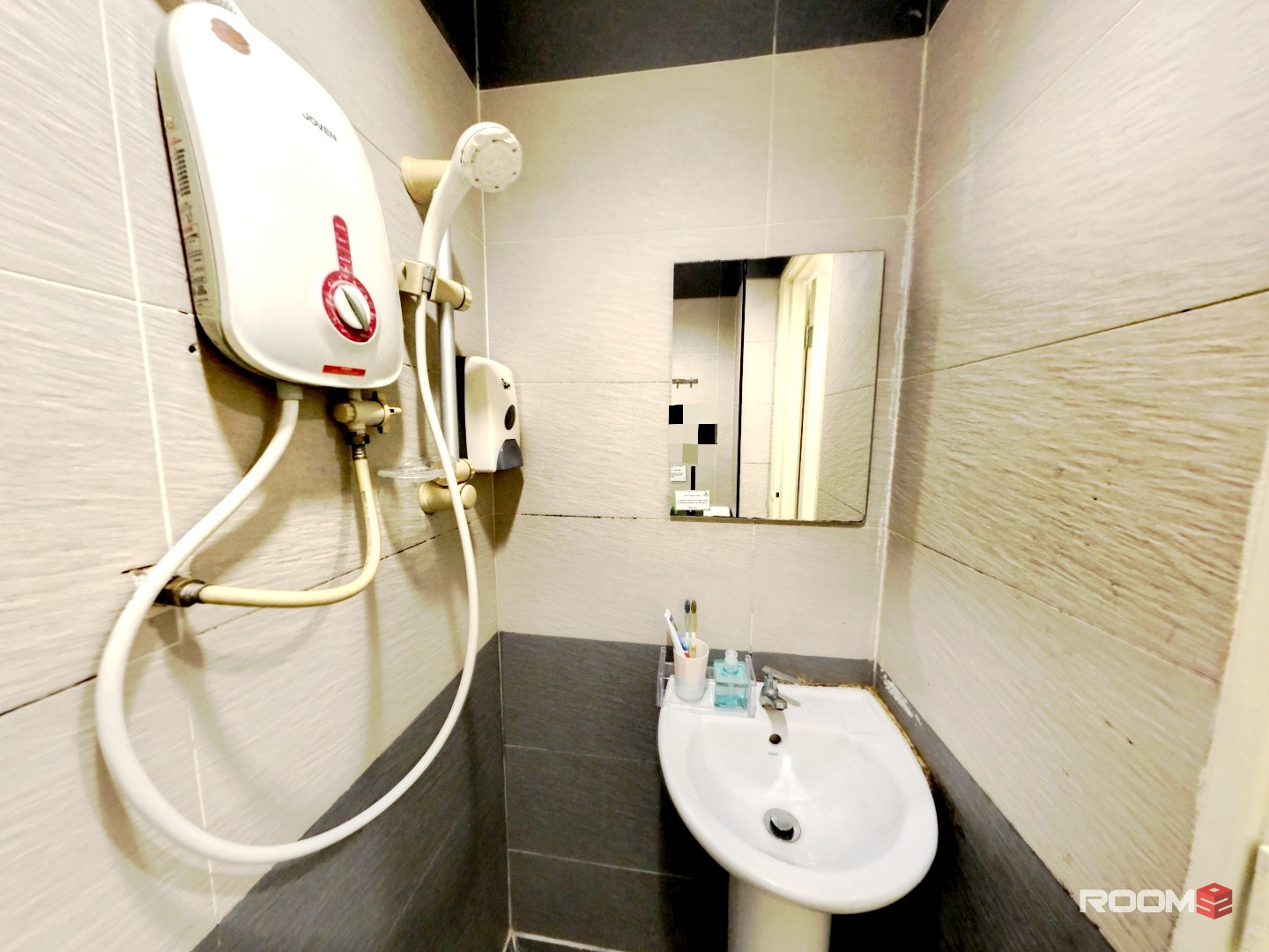 RM300 Booking Fees! Co Living Space in SS6, Kelana Jaya Easy Access to Paradigm Mall