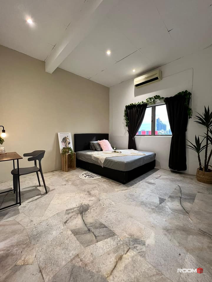 🛏️Private Queen Bed in Casavilla SS3 with Own Bathroom 🚽 in Petaling Jaya