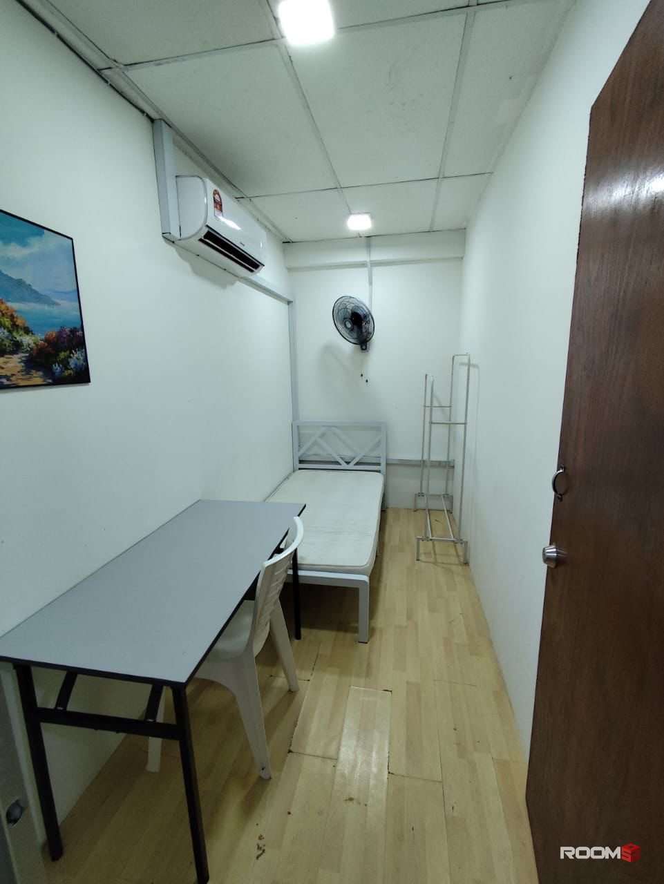 🚺 Female Unit Available 📍 Walking Distance to LRT IOI 🏡 Move-In Immediately 💰 Affordable | 🧼 Clean | 🔒 Safe 📞 DM