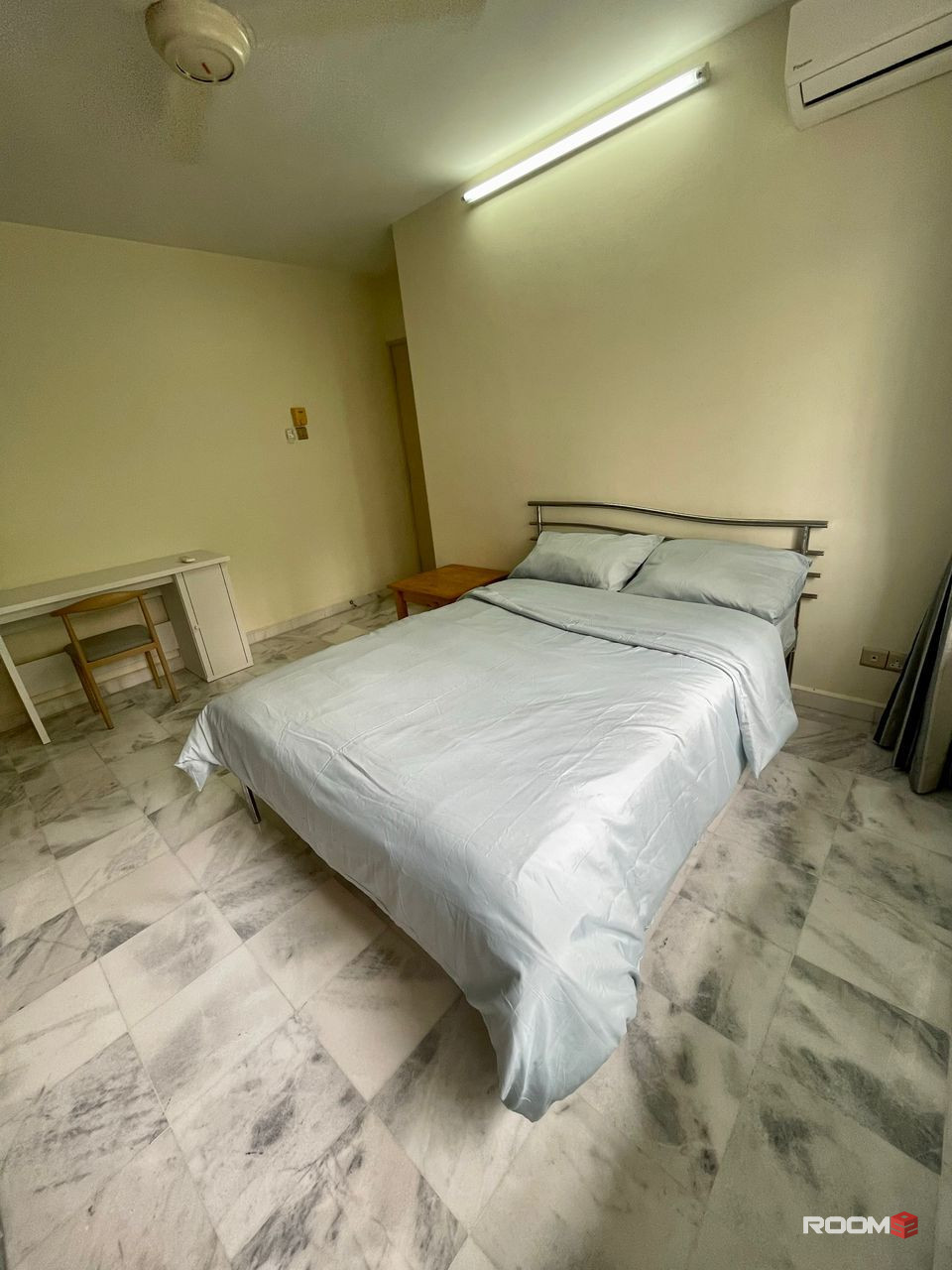 Walking Distance to Bangsar MRT Room for Rent