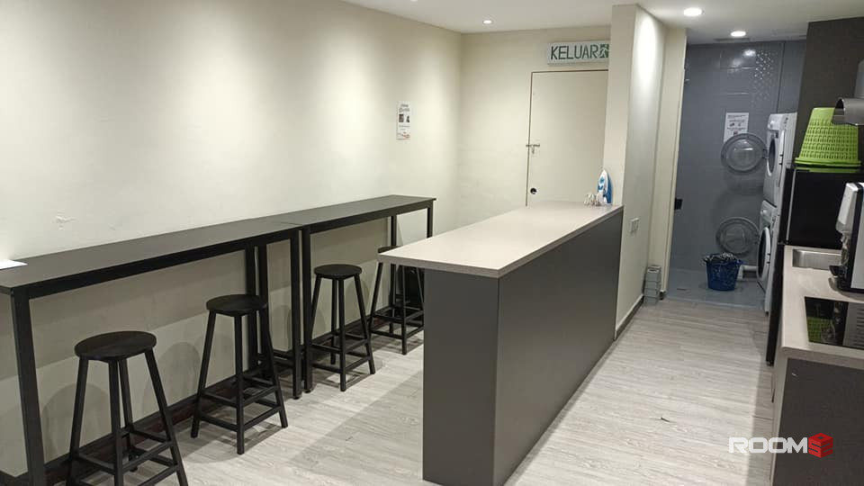 📍MASTER ROOM FOR RENT AT KELANA JAYA📍WALKING DISTANCE TO LRT KELANA JAYA💃-Paradigm Mall  -SS 6 / SS 7  -Taman Mayang