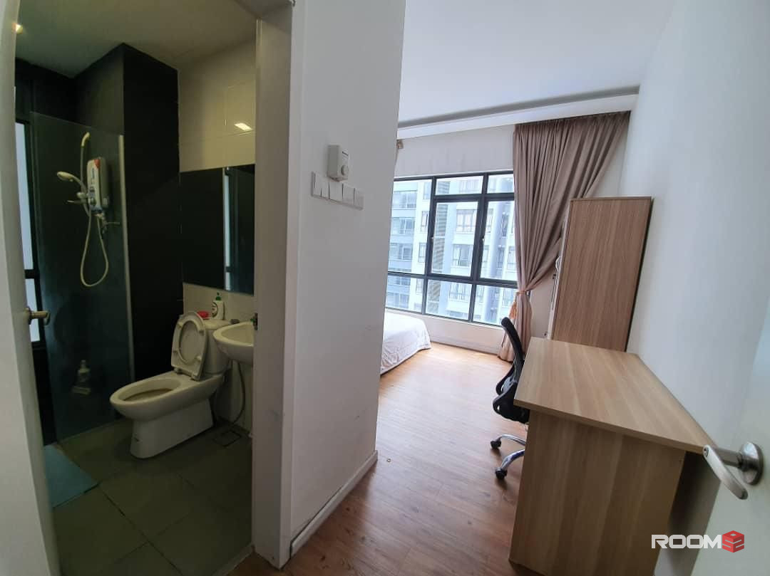 ‼️Bathroom attached Master Room 🆓💧🧹@Utropolis nearUOW, KDU, Glenmarie