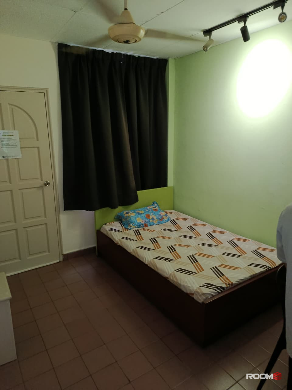 8 Min to HKL 🏢 Low Deposit Private Bathroom ❗