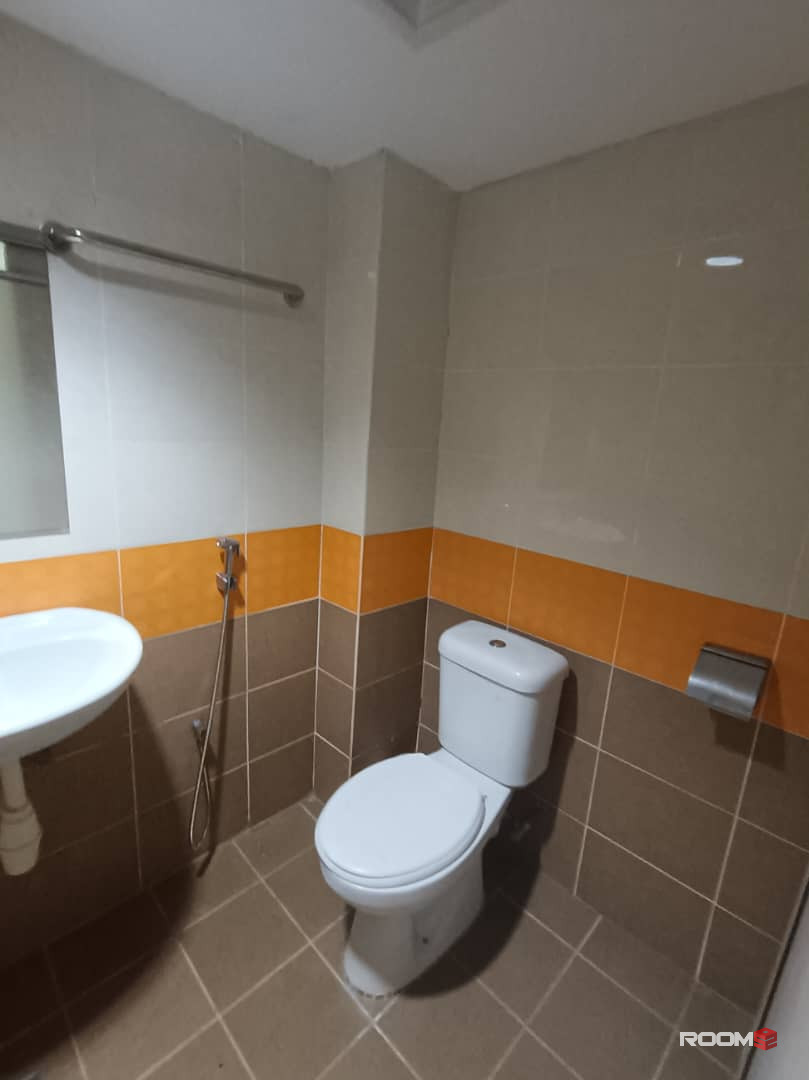Spacious Co-Living Room with [ Zero Deposit ] HOTEL ROOM FOR LONG STAY