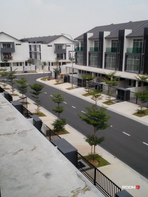 𝑴𝑨𝑺𝑻𝑬𝑹 𝑹𝑶𝑶𝑴 at Bangi (Female) KTM Bangi 🚊, BSP, Bangi Avenue 3, Bangi Lama/ Wonderland, U