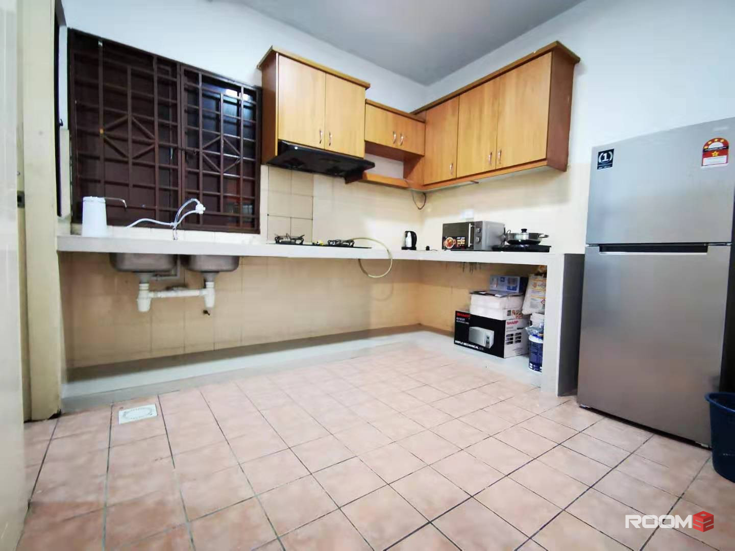 Exclusive Fully Furnished Medium Large Room @ Palm Spring, Kota Damansara