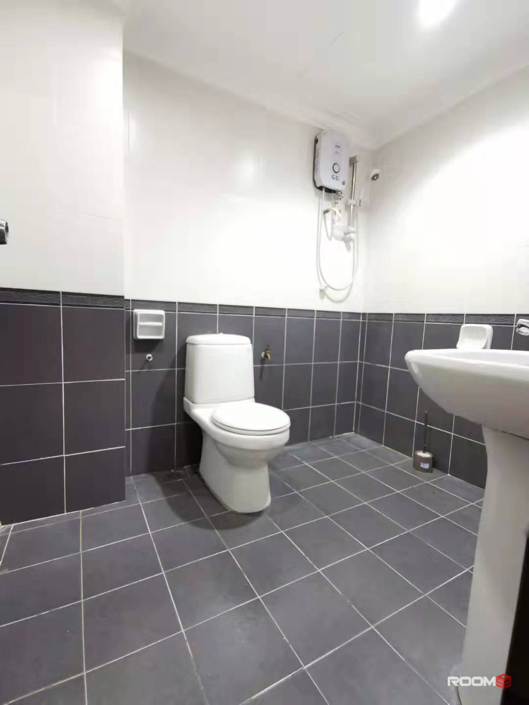 Exclusive Fully Furnished Master Room with private bathroom @ Sunway Court Pjs 7 [Prefer Female]