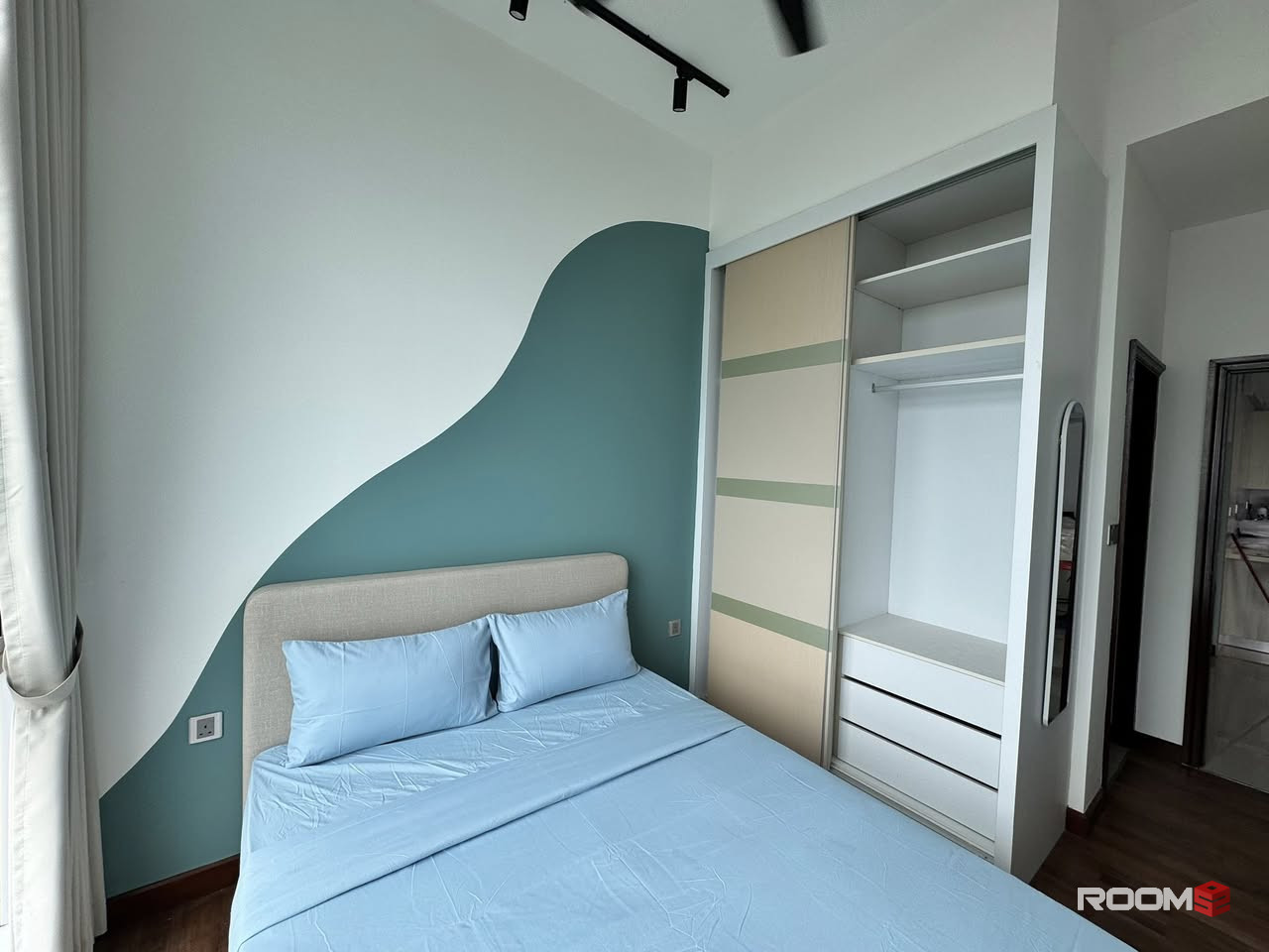 Paragon suite CIQ / Master bedroom for rent / Attach own toilet / 3 minit drive to JB Custom