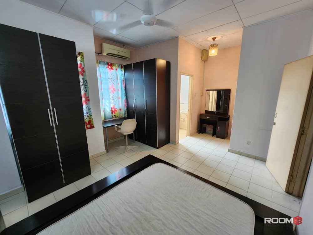 🤗SUPER SPACIOUS MASTER ROOM AT Bandar Bukit Puchong 2🤗 🔥MOVE IN IMMEDIATELY🔥🔥🌈TRUSTED AGENT🌈