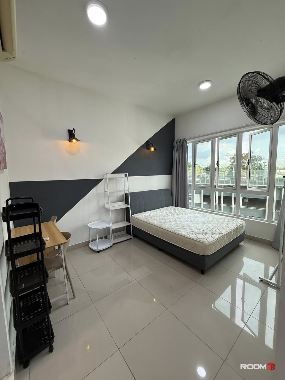 Tropez residence / Danga bay / RM1200 / attach own toilet / room only / 6 minit to CIQ