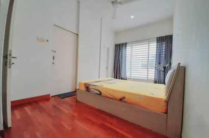 Middle Room at Bandar Mahkota Cheras, Cheras South [𝙵𝚁𝙴𝙴 𝚄𝚃𝙸𝙻𝙸𝚃𝚈] Bilik Sewa Cheras {Attach Toilet} Sunstone