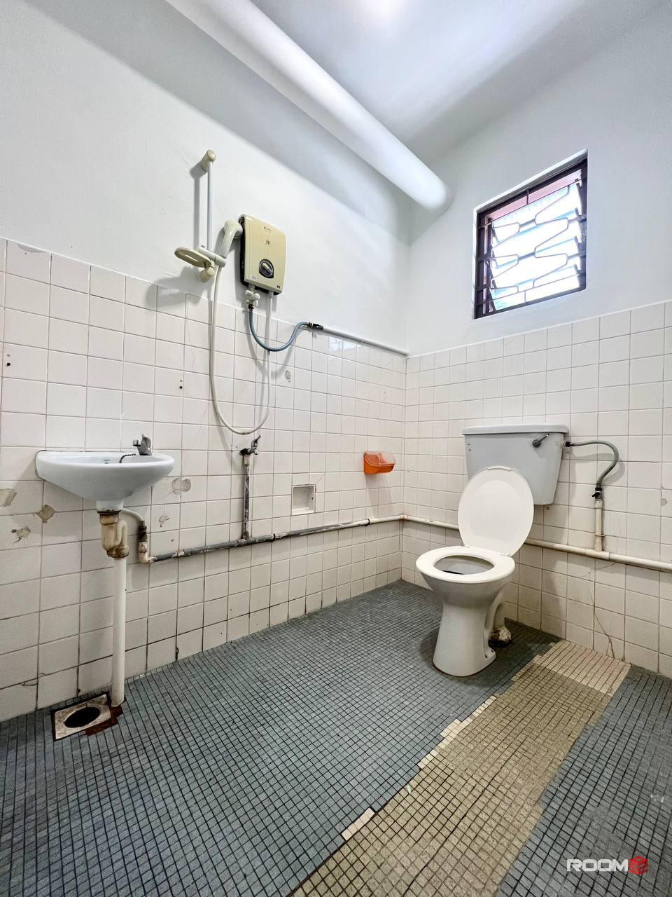 📍🌟8 min to CIQ-Fully equipped with wifi, private bathroom and zero deposit available🌟😎