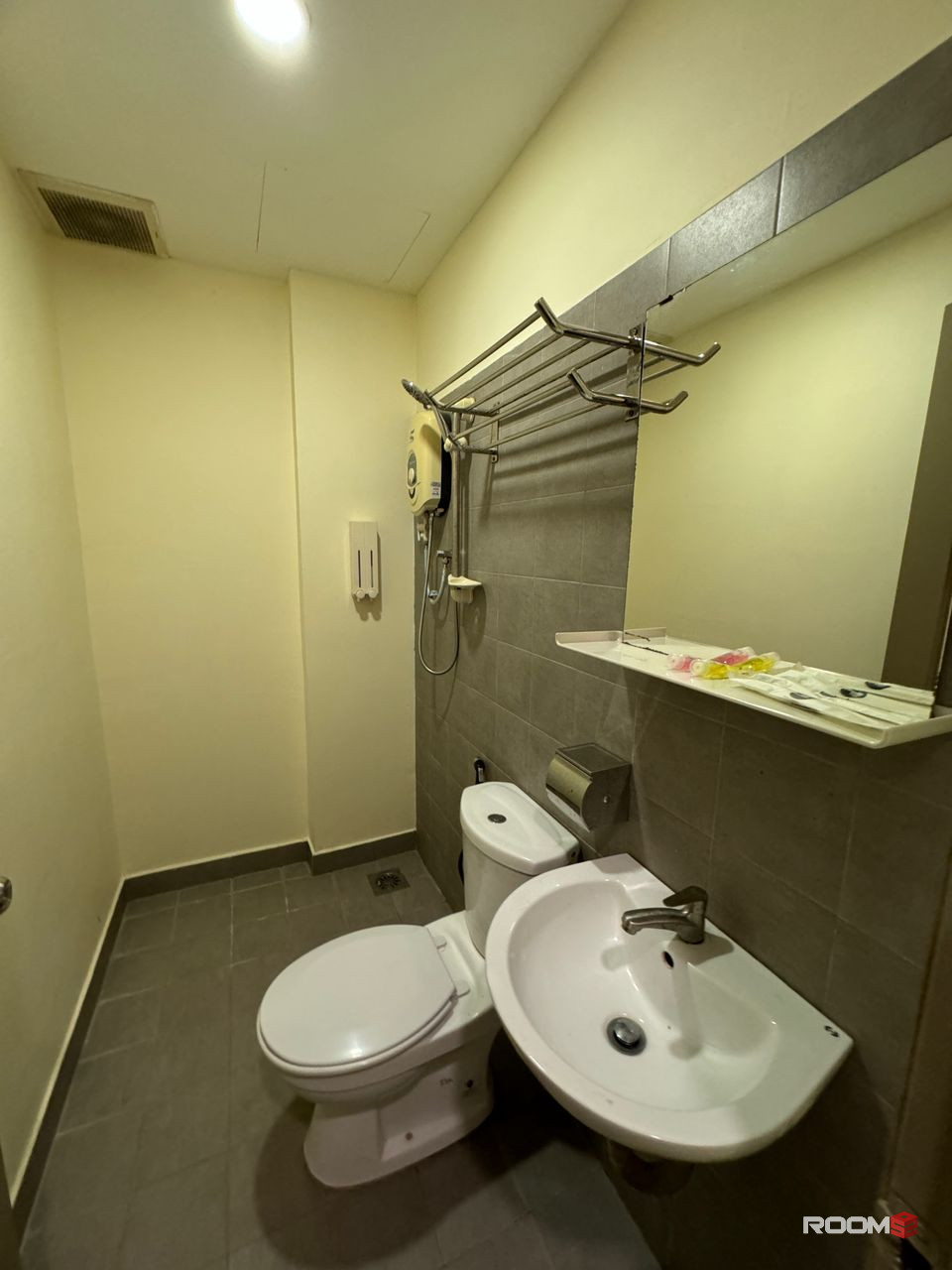 Newly Launched Co-Living Hotel Unit nearby DPULZE Mall Cyberjaya ⭐ Nearby Tamarind Square, Limkokwing University