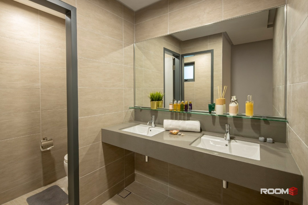 sunway waterfront master room with attached bathroom RM1400