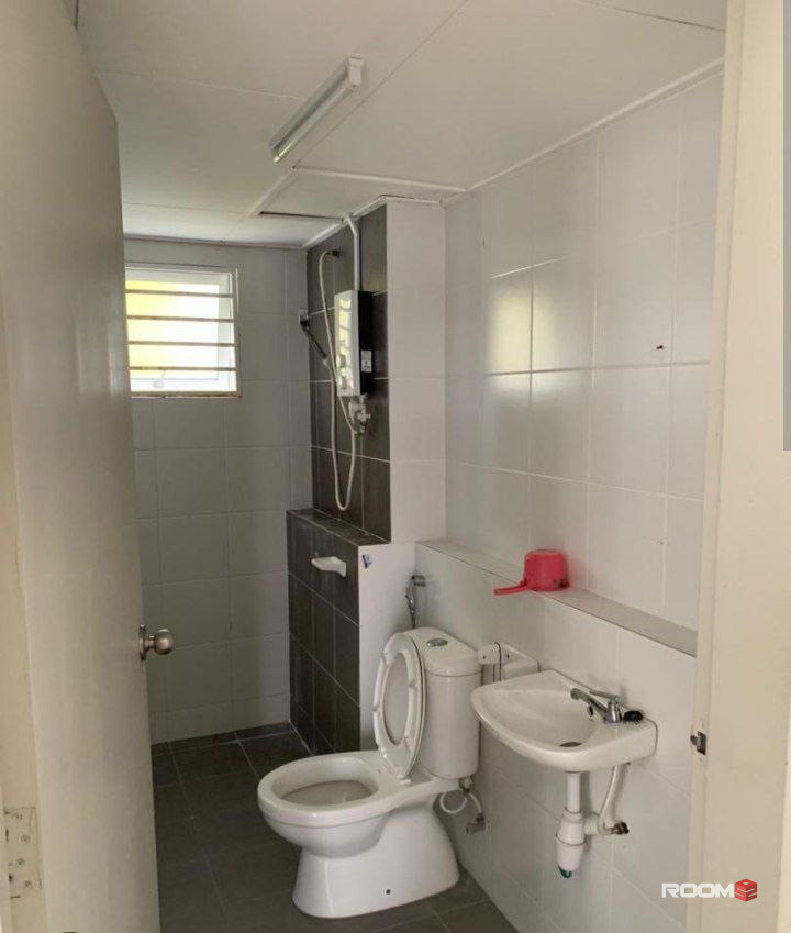 Middle Room, Blok E, Pudina Apartment, Putrajaya