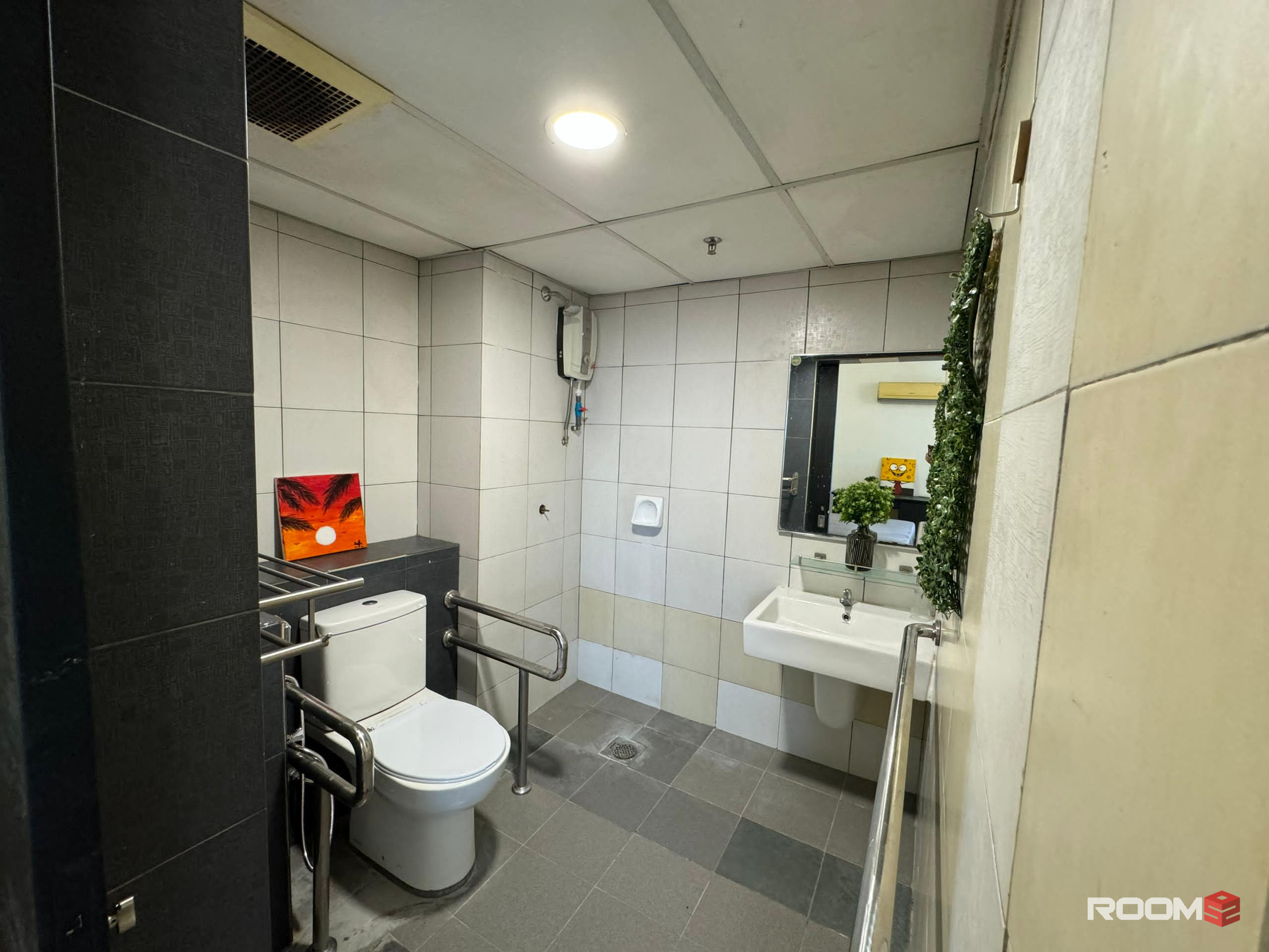0% deposit available now , immediate move-in master room