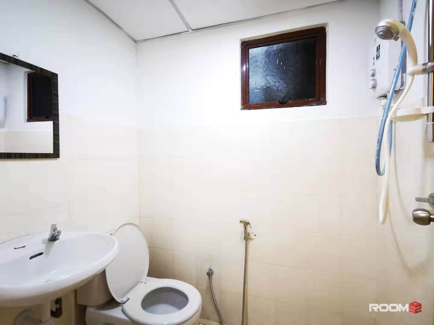 Exclusive Fully Furnished Medium Large Room @ Palm Spring, Kota Damansara