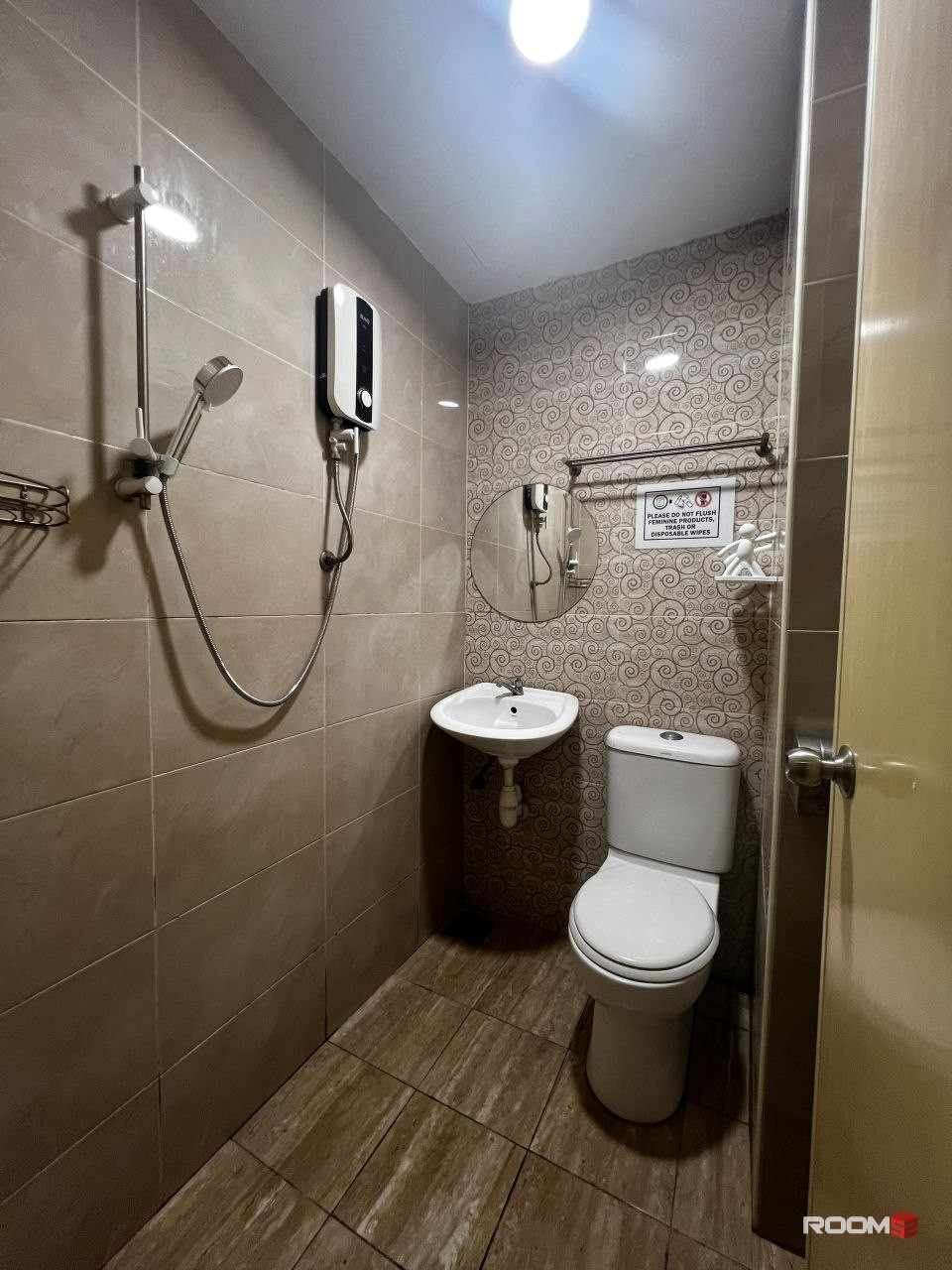 🚆 6 MIN WALK TO LRT Hang Tuah ! ZERO DEPOSIT Room @ Paloma inn