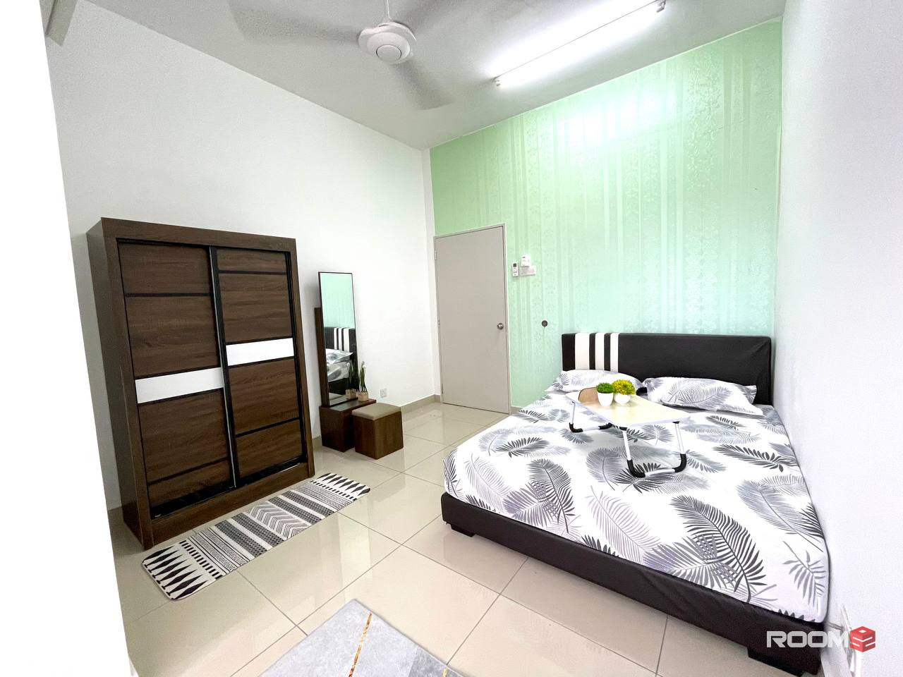 Middle Room at Bandar Sungai Long, Kajang 👉 Bilik Sewa Sg Long {𝑴𝒂𝒔𝒕𝒆𝒓} at 𝐔𝐓𝐀𝐑, Permata Residence, BMC (MRT