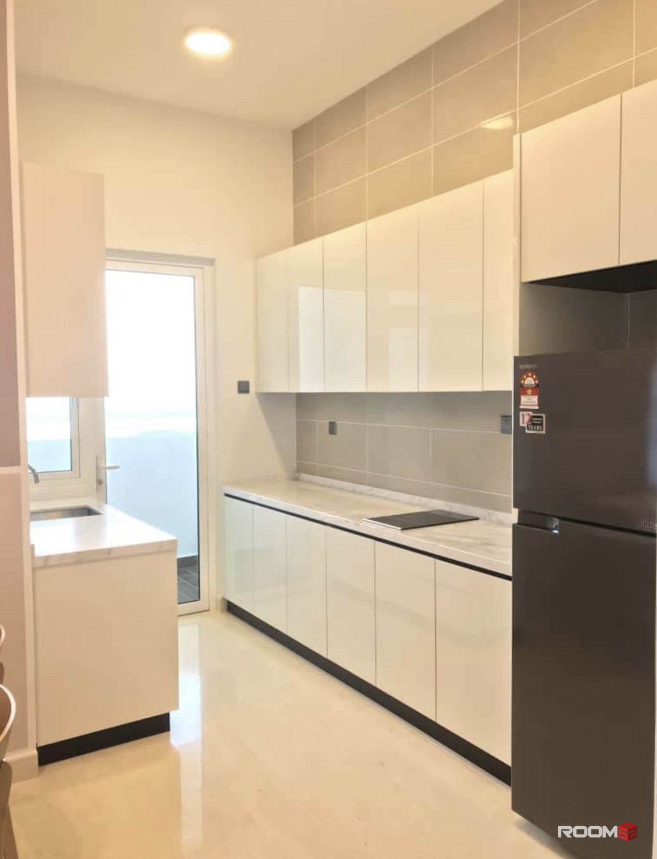 Studio Fully Furnished Unit For Rent At Tri Tower Residence