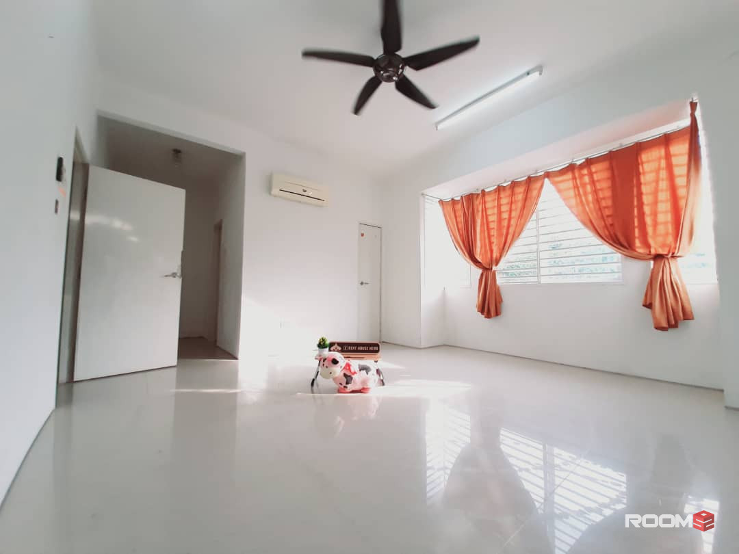MIDDLE Room at Taman Mesra Utama, Balakong [ 👉 "𝚂𝙰𝙻𝙴 𝙼𝙴𝚁𝙳𝙴𝙺𝙰 !!" 🔥 ] Bilik Sewa Balakong [FEMALE] Tmn Mesra