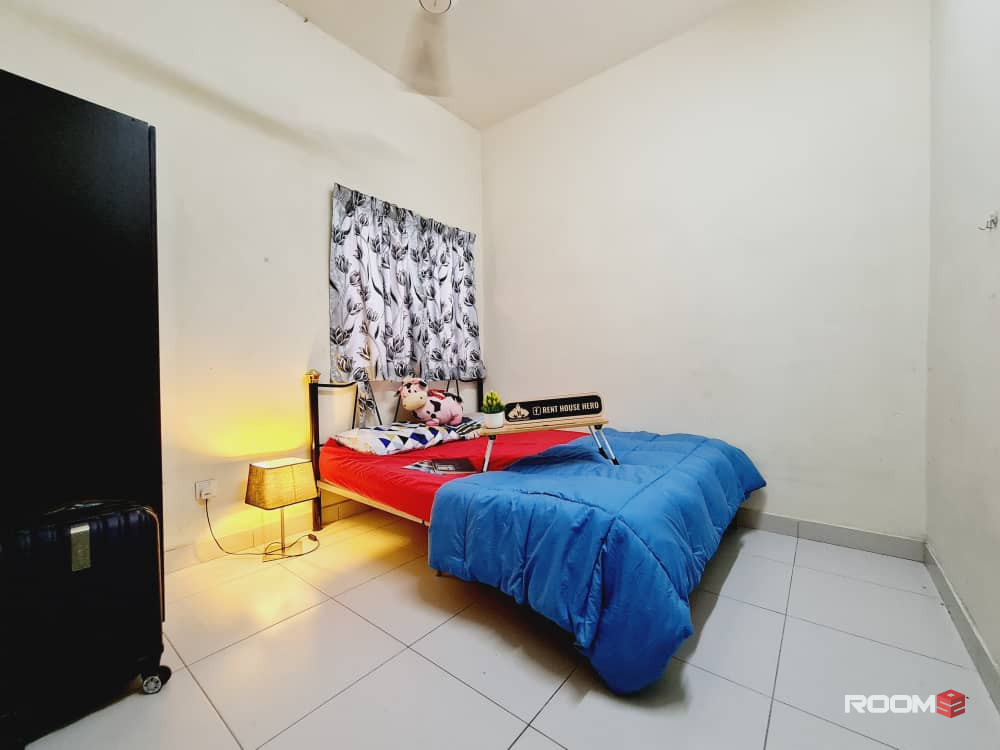 Middle Room at Puchong, Bilik Sewa Puchong [𝑷𝑹𝑰𝑽𝑨𝑪𝒀 😍, FREE Utility] Abadi Height, Kg Pulau Meranti, Bkt Puchong