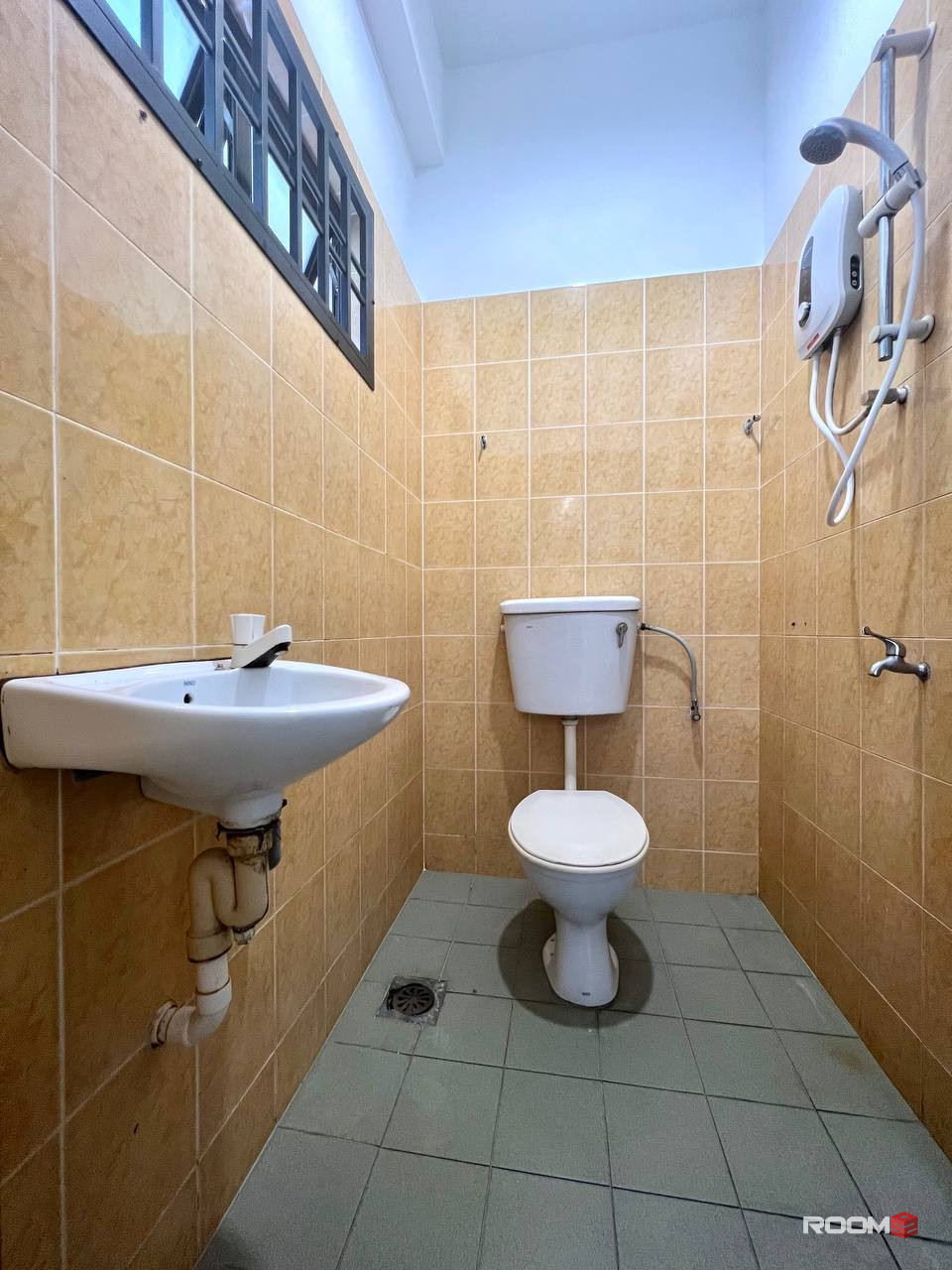 📍🌟8 min to CIQ-Fully equipped with wifi, private bathroom and zero deposit available🌟😎