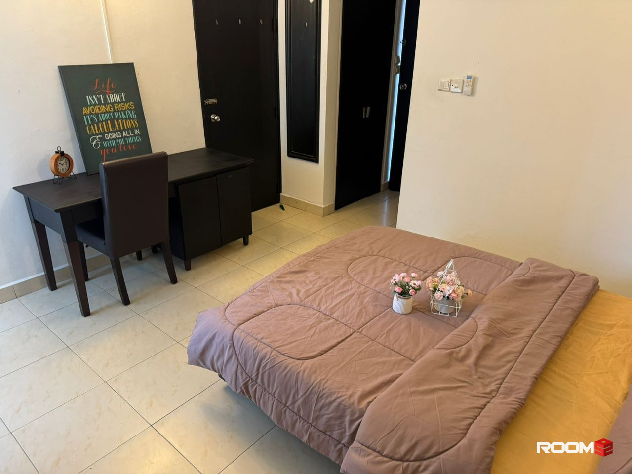 🏡 Suria City Room • 6-min Walk to CIQ • Beside GBW Hotel / Opposite R&F Mall