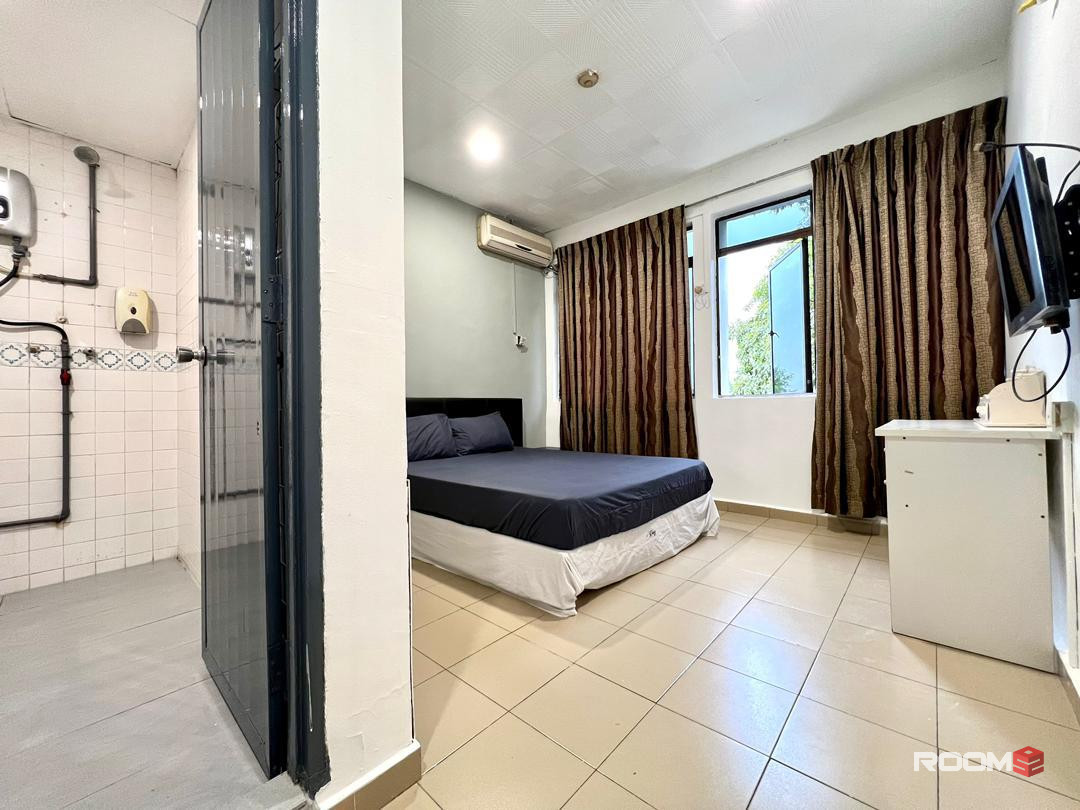 📍🌟8 min to CIQ-Fully equipped with wifi, private bathroom and zero deposit available🌟😎