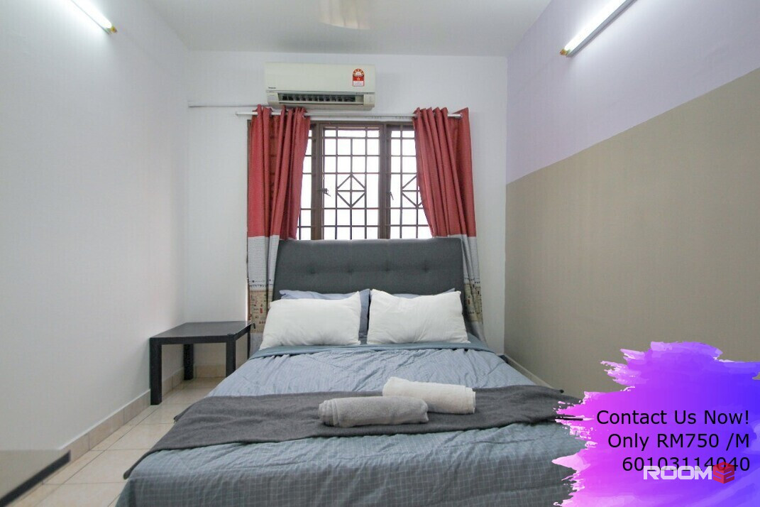 Palm Spring, Kota Damansara, Walking Distance MRT Surian, Fully Furnish With Aircond Middle Room