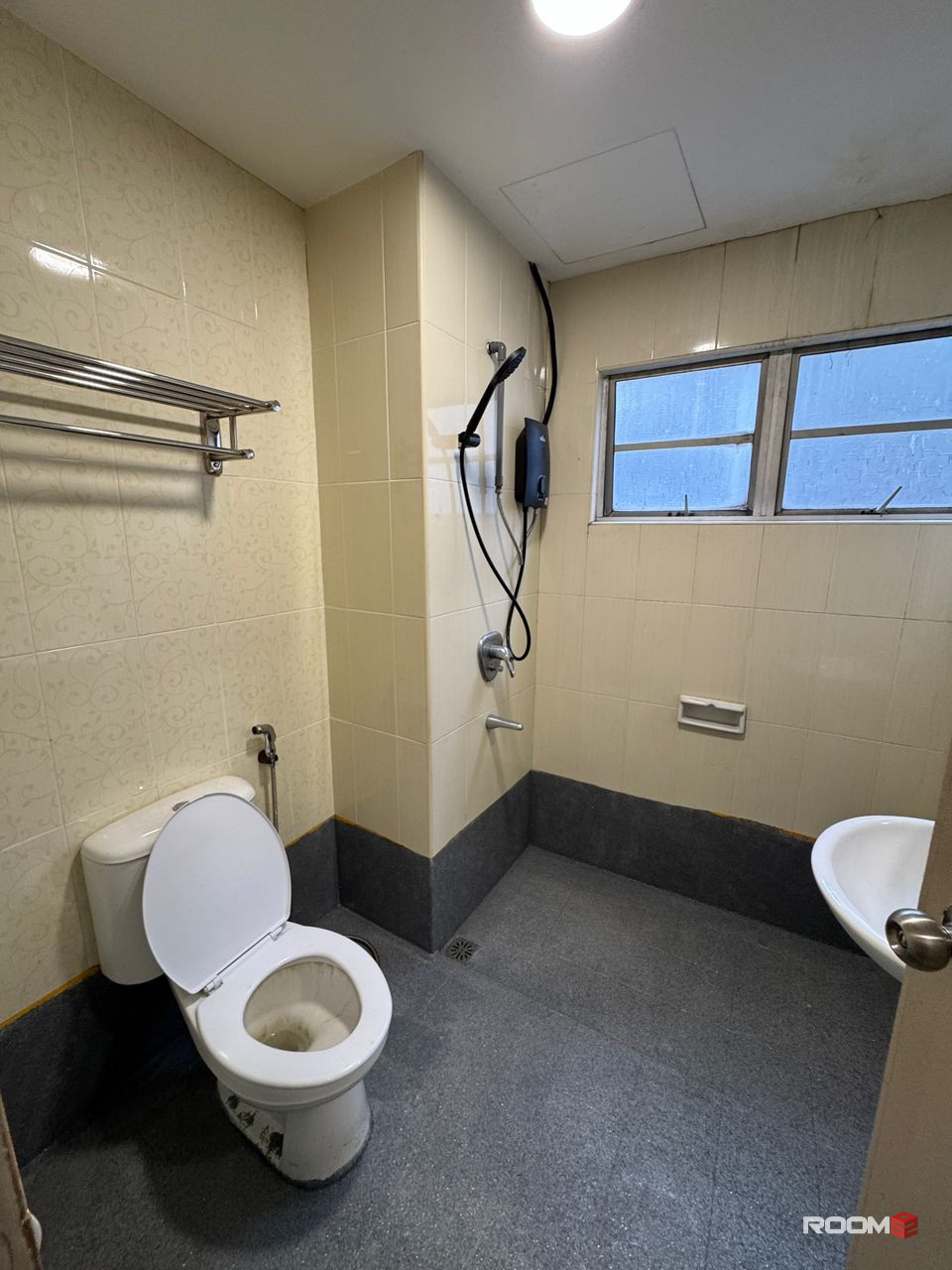 5 mins walk to Berjaya Times Square🔥Co Living Hotel Room at Bukit Bintang, KL City Centre🚆2 mins walk to Monorail Imbi
