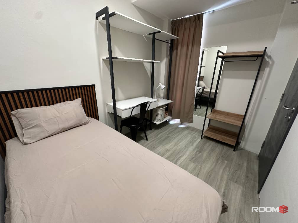 Near LRT USJ21 ❗ Room with Sharing Toilet @ USJ 21